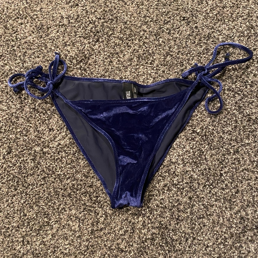 Triangl Large Navy Bottoms, side ties
